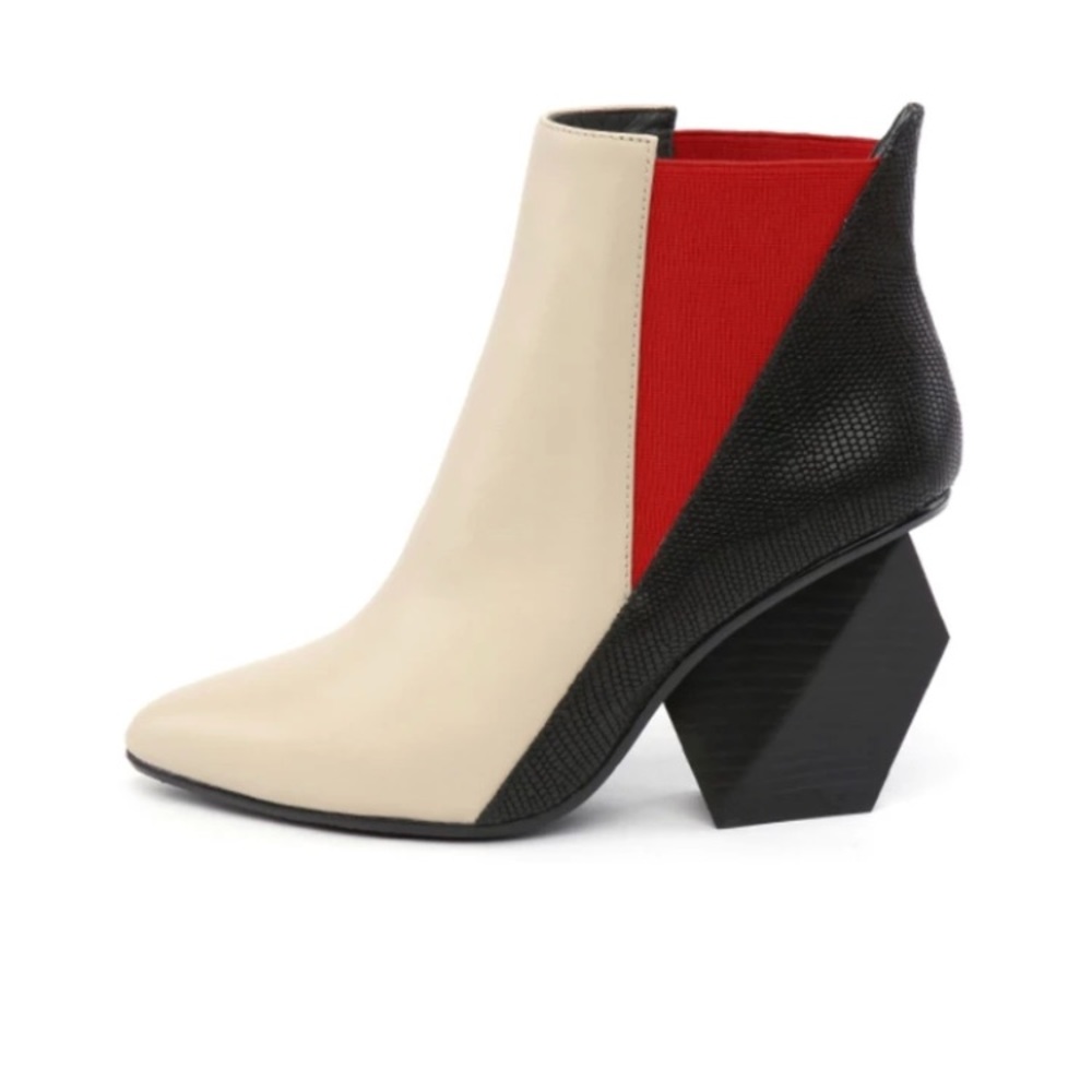 Architectural heel boots